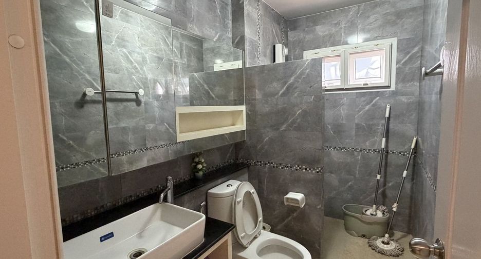 Casa en venta de 4 habitaciones en Hang Dong, Chiang Mai