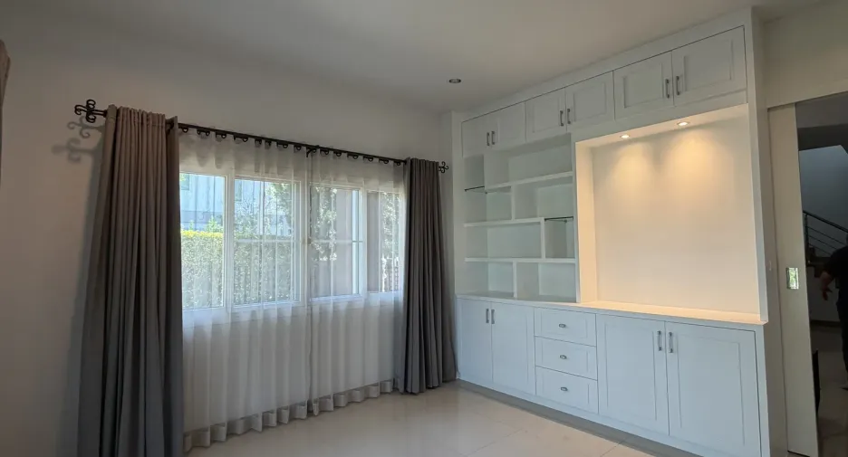 Casa en venta de 4 habitaciones en Hang Dong, Chiang Mai