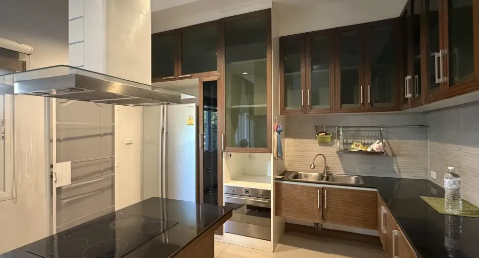Casa en venta de 4 habitaciones en Hang Dong, Chiang Mai