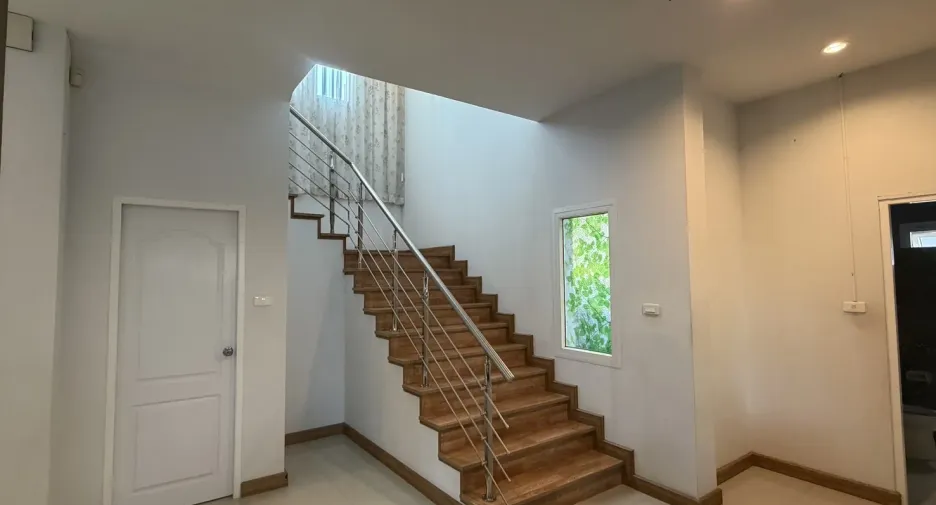 Casa en venta de 4 habitaciones en Hang Dong, Chiang Mai