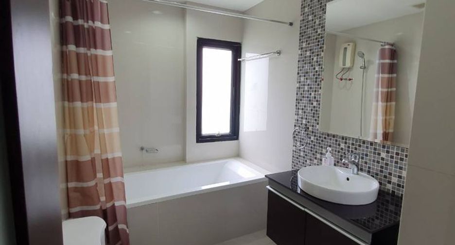 For rent 3 ベッドルーム condo in Pathum Wan, Bangkok