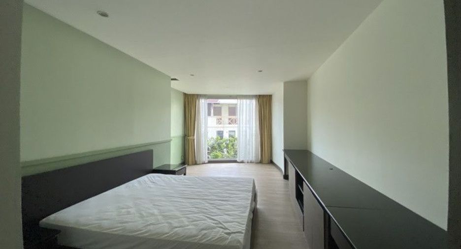 Condo en alquiler de 3 habitaciones en Watthana, Bangkok