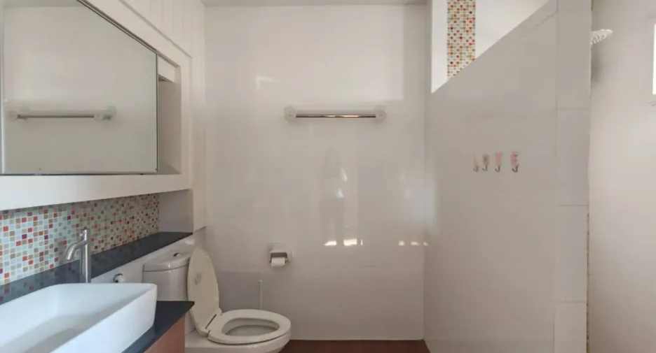 For sale 4 bedrooms house in Hang Dong, Chiang Mai