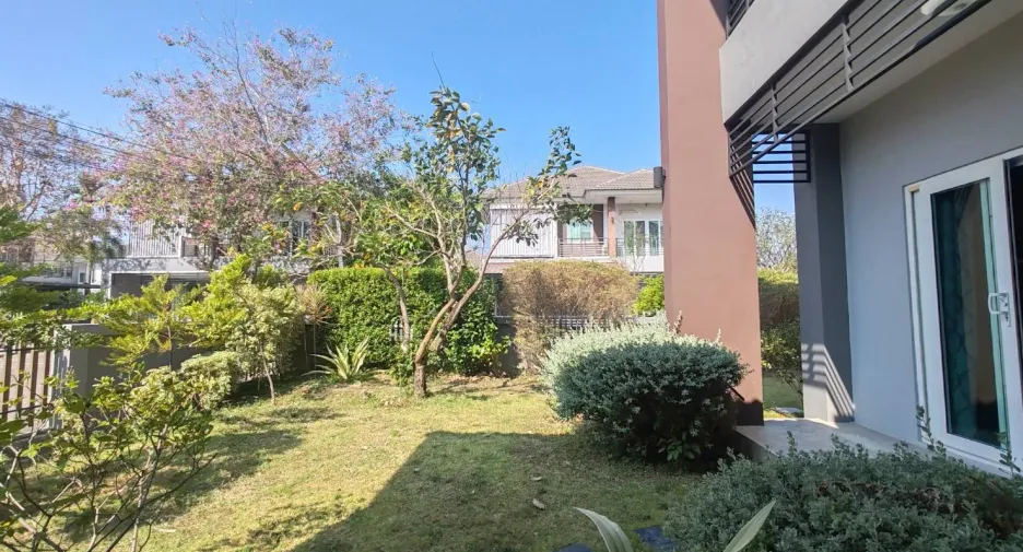 For sale 4 bedrooms house in Hang Dong, Chiang Mai