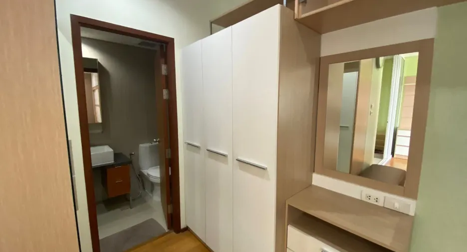 For rent studio condo in Khlong San, Bangkok