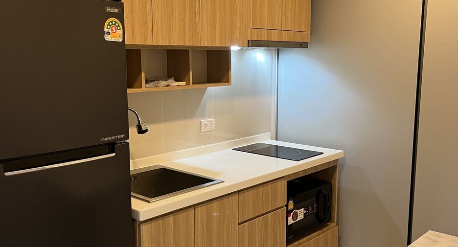 Condo en alquiler de 1 habitaciones en Yan Nawa, Bangkok