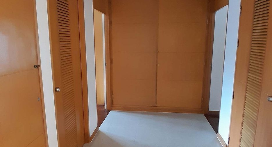 Condo en alquiler de 2 habitaciones en Sathon, Bangkok