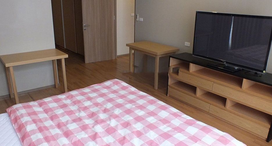For rent 2 bedrooms apartment in Khlong Toei, Bangkok