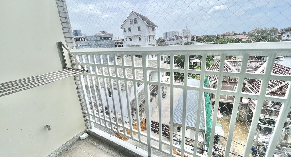 For rent 1 bed condo in Yan Nawa, Bangkok
