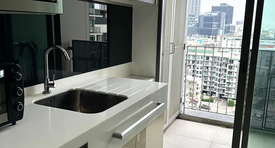For rent 1 bed condo in Phra Khanong, Bangkok