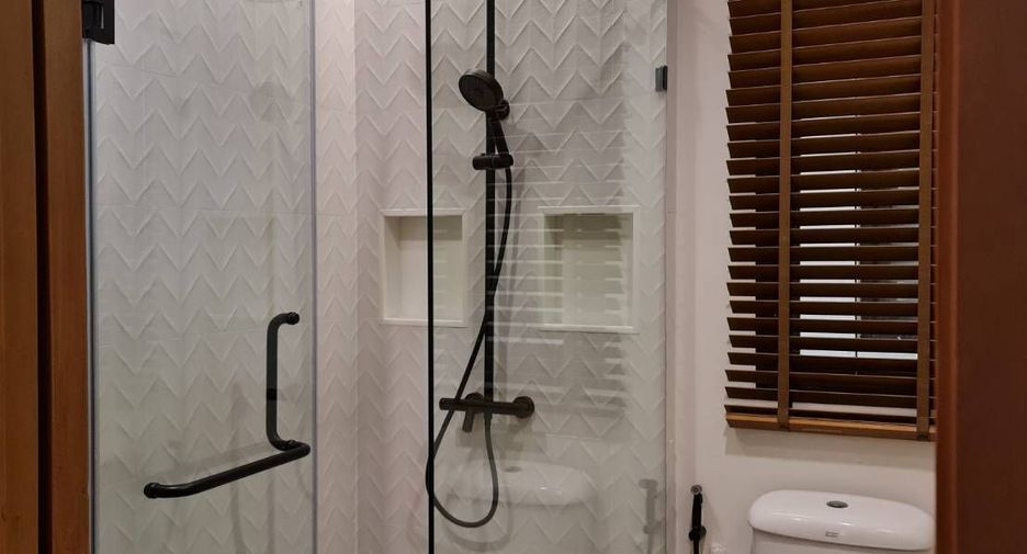 For rent 1 bed condo in Khlong San, Bangkok