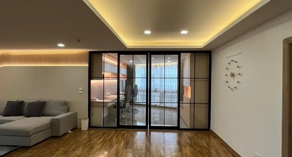 For rent 3 bedrooms condo in Khlong Toei, Bangkok