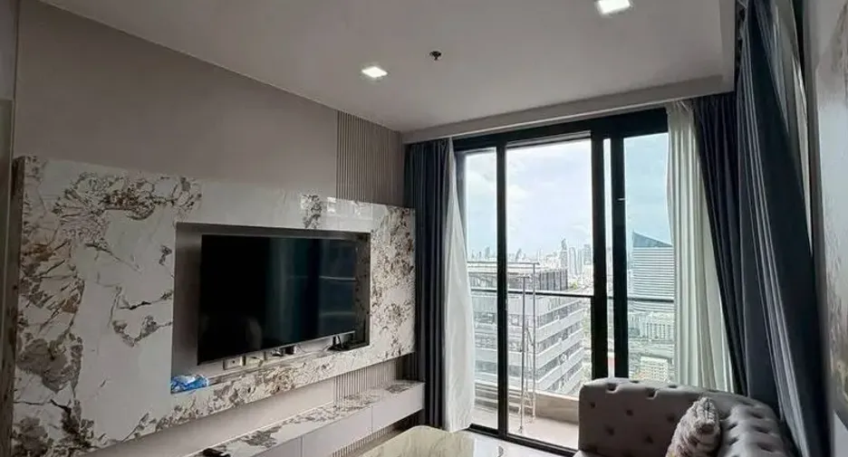 For rent 2 bedrooms condo in Huai Khwang, Bangkok