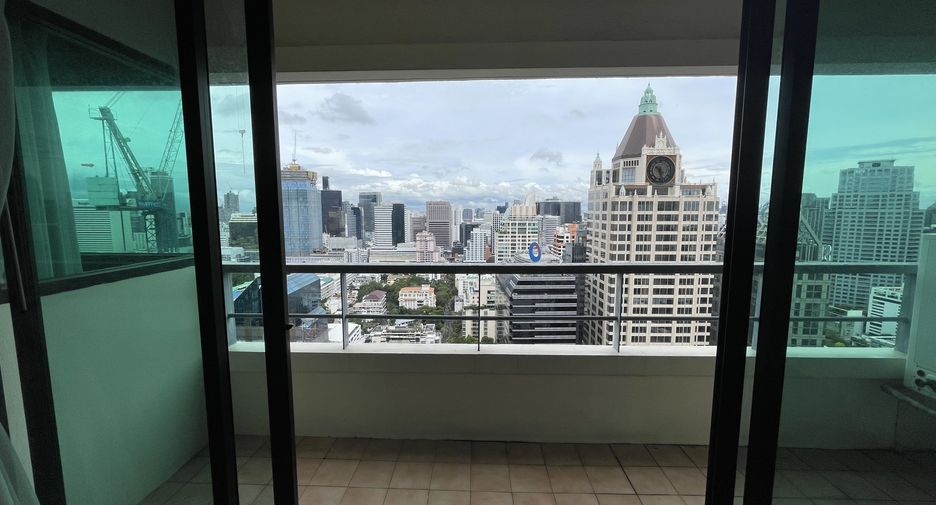 For rent 3 bedrooms condo in Sathon, Bangkok