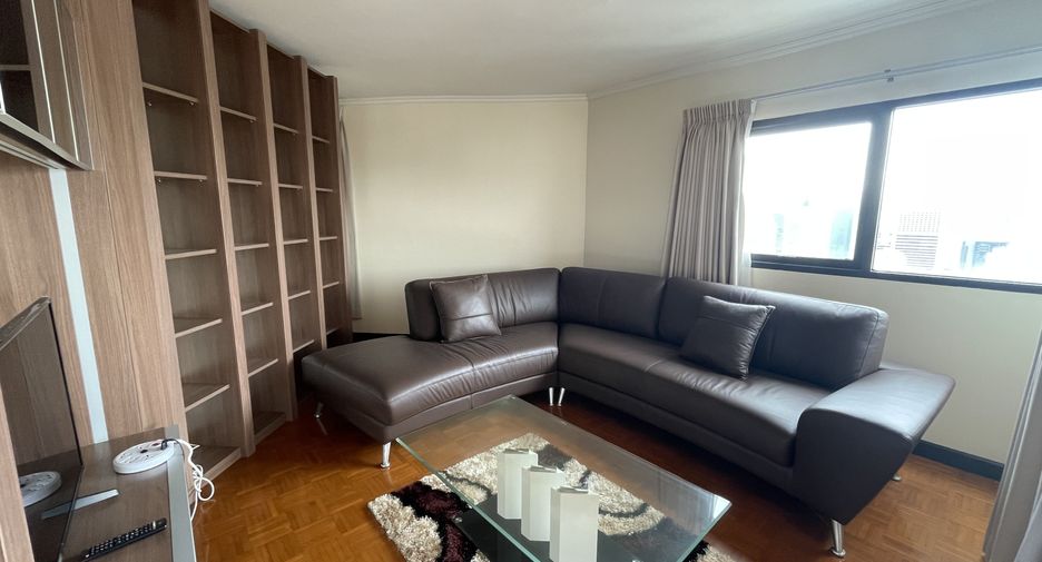For rent 3 bedrooms condo in Sathon, Bangkok