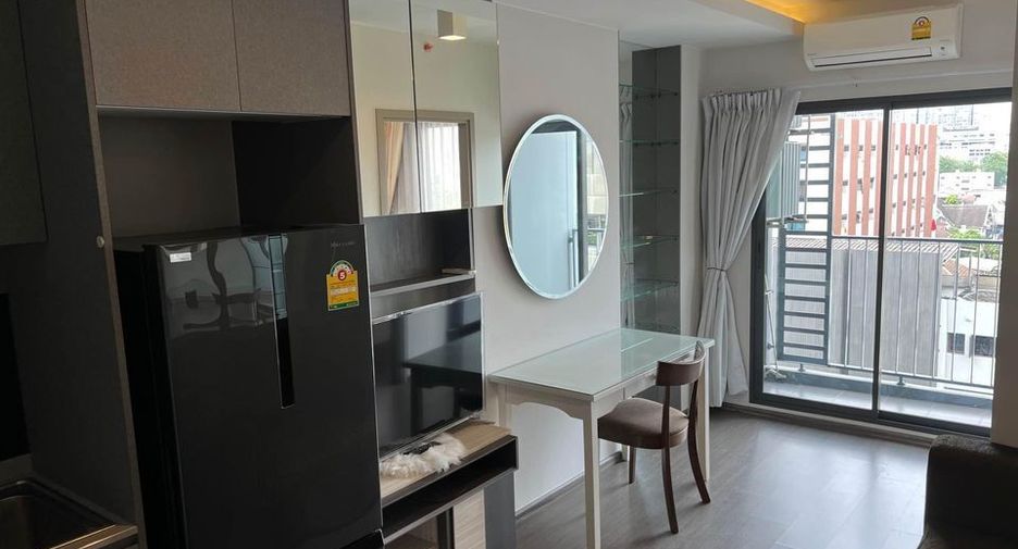 For rent 1 bed condo in Phra Khanong, Bangkok