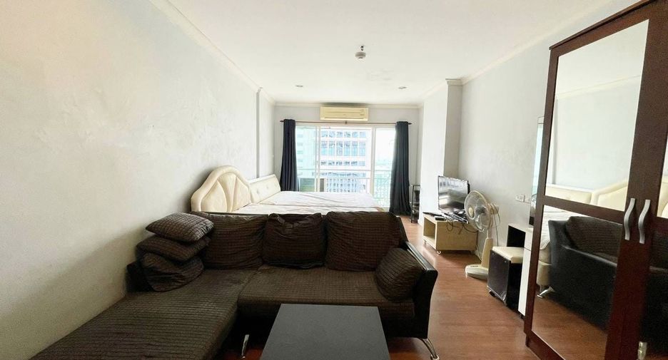 Wohnung zur Miete mit Studio in Watthana, Bangkok