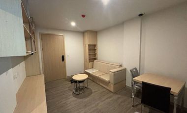 Condo en alquiler de 1 habitaciones en Yan Nawa, Bangkok