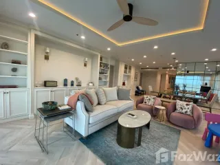 For rent 3 bedrooms condo in Yan Nawa, Bangkok