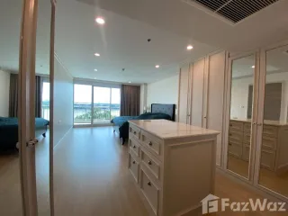 For rent 3 bedrooms condo in Yan Nawa, Bangkok