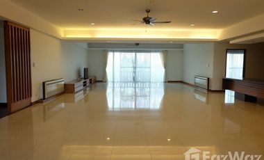 For rent 3 bedrooms apartment in Yan Nawa, Bangkok