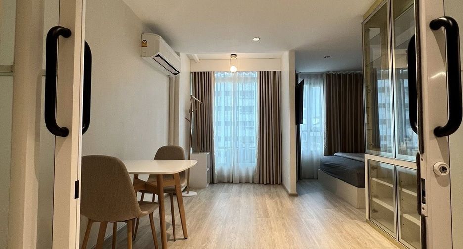 For rent 1 bed condo in Watthana, Bangkok