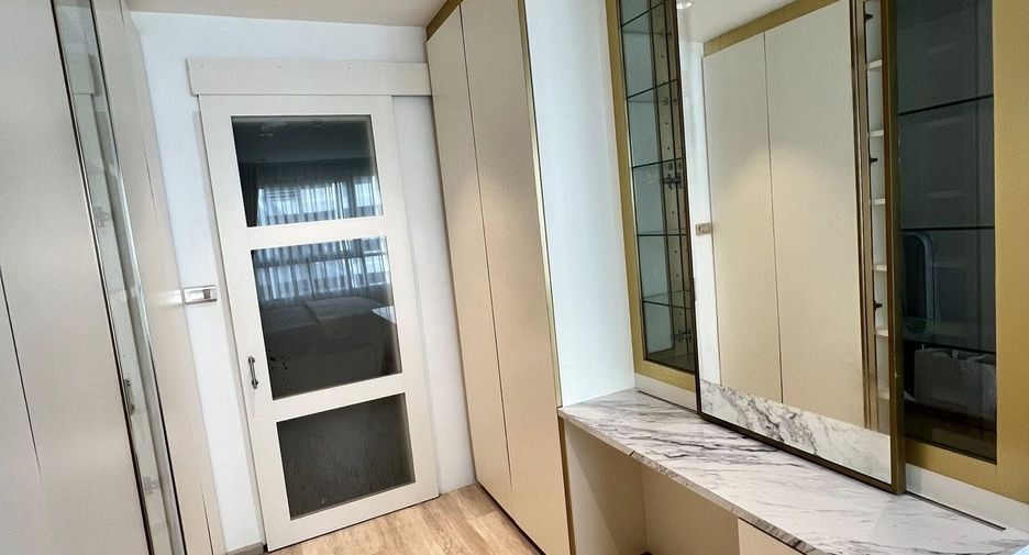 For rent 1 bed condo in Watthana, Bangkok