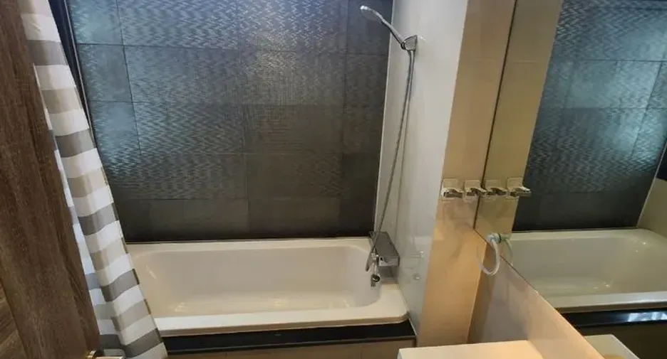Wohnung zur Miete mit 2 Zimmer in Phra Khanong, Bangkok