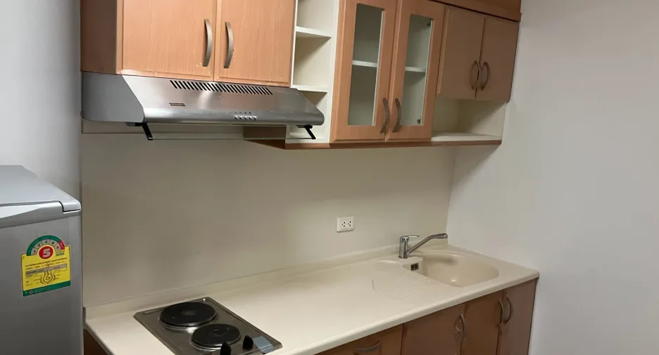 For rent 1 bed condo in Watthana, Bangkok