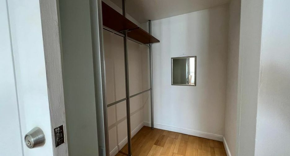 For rent 4 ベッドルーム condo in Pathum Wan, Bangkok