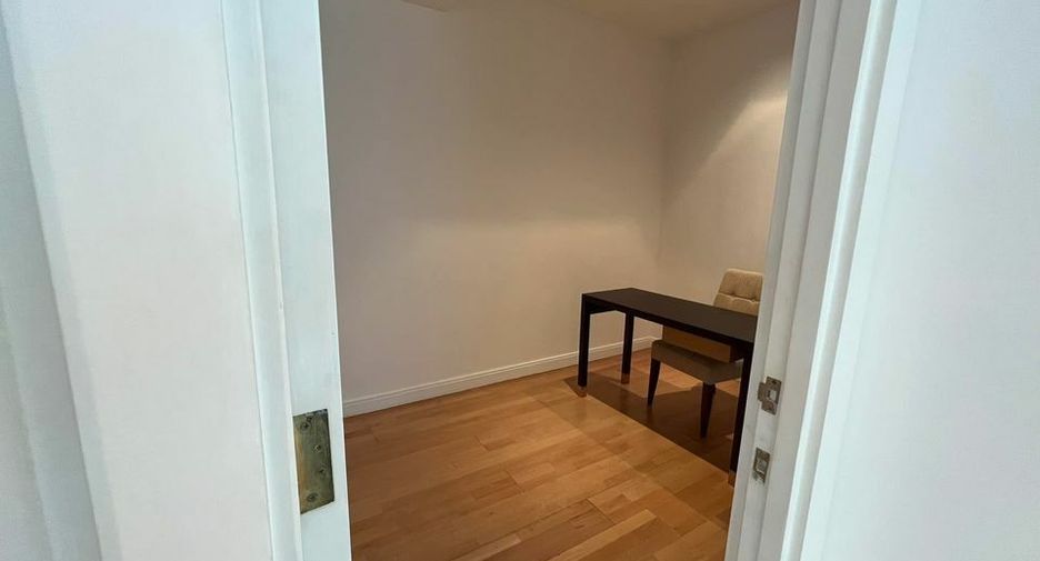 For rent 4 ベッドルーム condo in Pathum Wan, Bangkok
