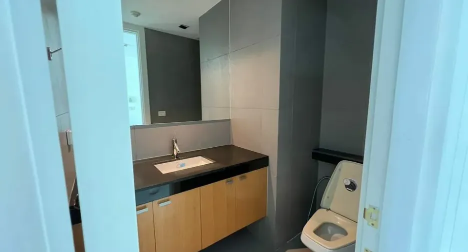 For rent 4 ベッドルーム condo in Pathum Wan, Bangkok