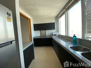 Condo en alquiler de 3 habitaciones en Khlong Toei, Bangkok