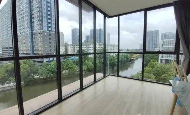 À louer 2 chambres condo à Suan Luang, Bangkok