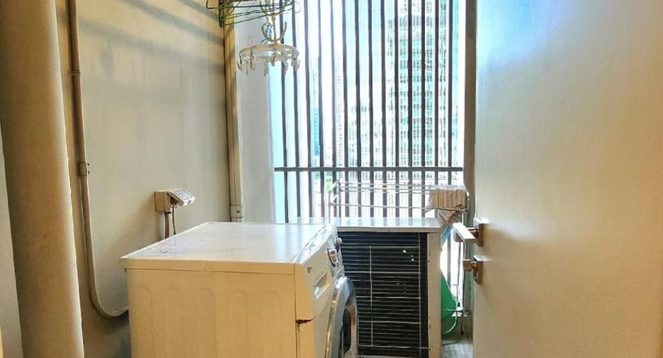 For rent 1 bed condo in Watthana, Bangkok