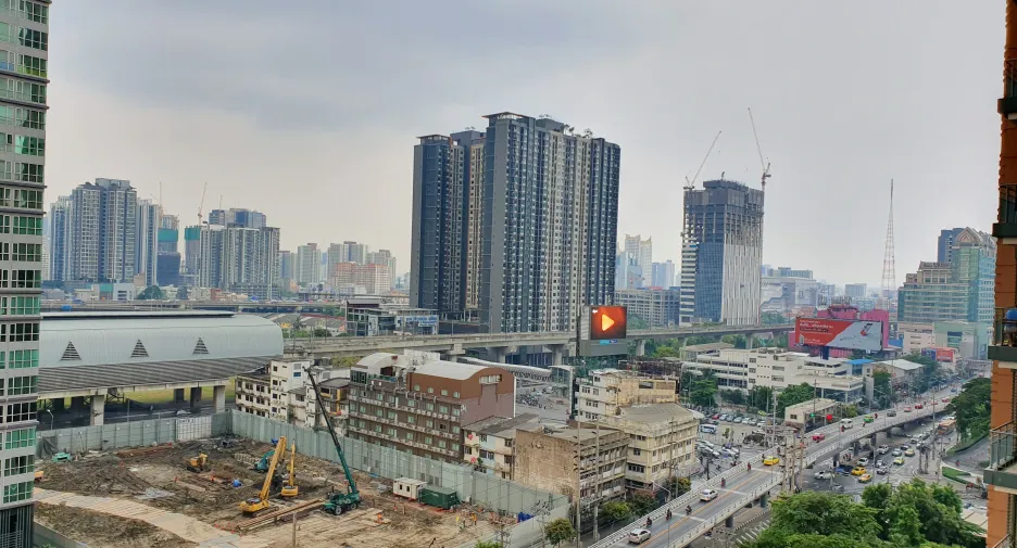 For rent 1 bed condo in Watthana, Bangkok