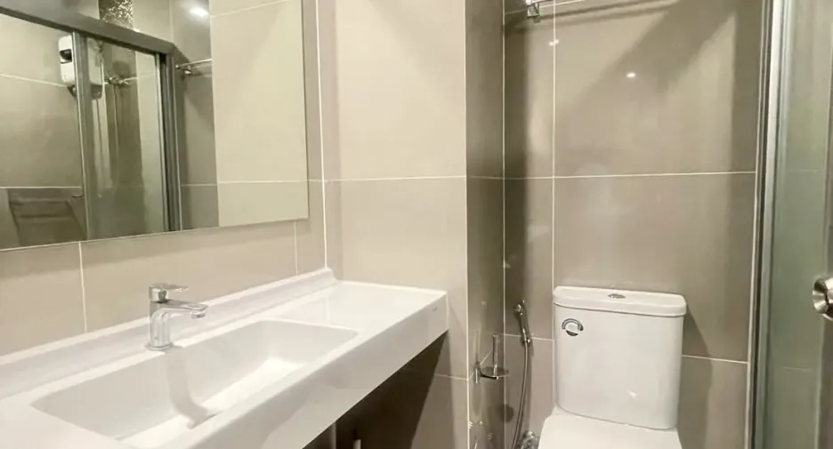 For rent studio condo in Huai Khwang, Bangkok