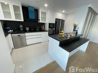 For rent 4 bedrooms apartment in Watthana, Bangkok