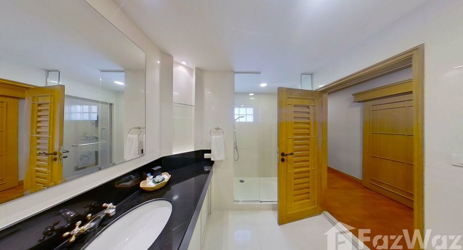 À louer 2 chambres condo à Watthana, Bangkok