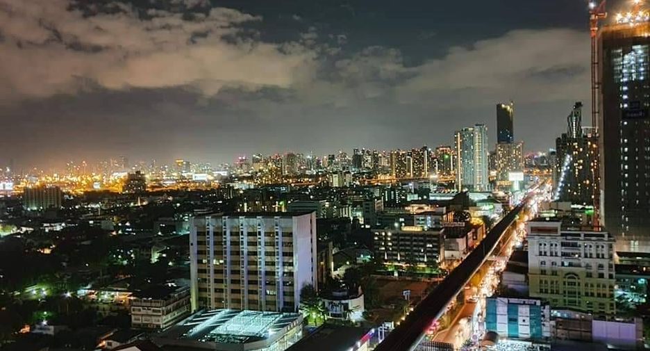 For rent 2 ベッドルーム condo in Phra Khanong, Bangkok
