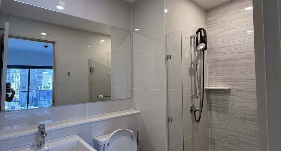 For rent 1 bed condo in Khlong Toei, Bangkok