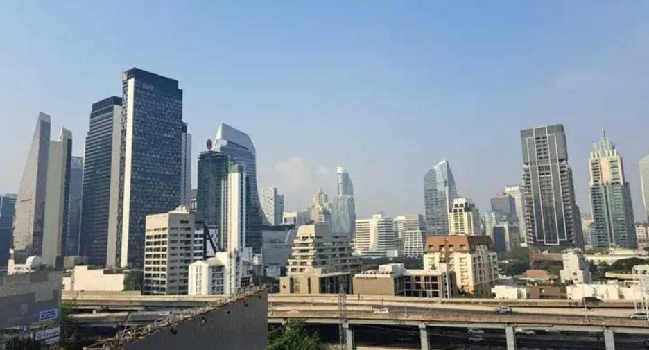 For rent 2 bedrooms condo in Watthana, Bangkok