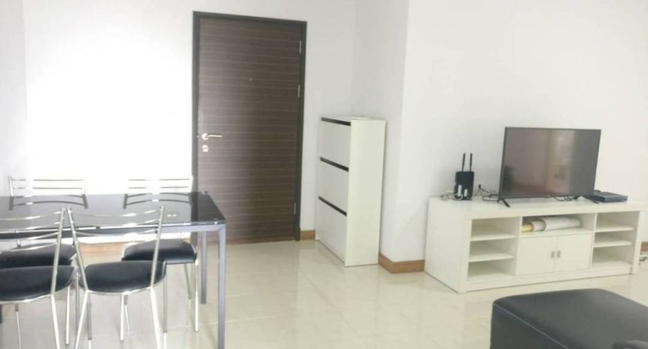 For rent 2 bedrooms condo in Watthana, Bangkok