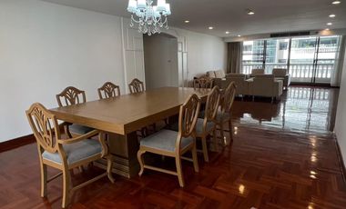 Condo en alquiler de 3 habitaciones en Khlong Toei, Bangkok