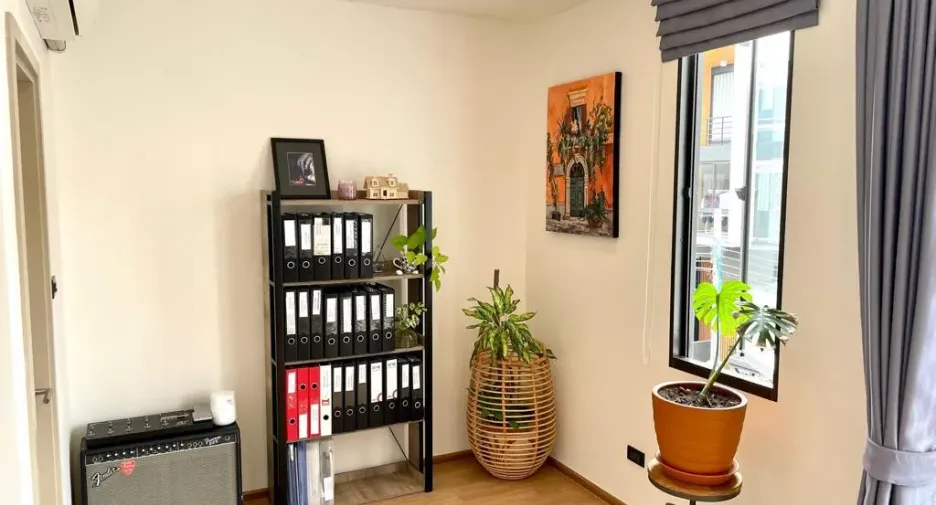 Casa en alquiler de 3 habitaciones en Suan Luang, Bangkok