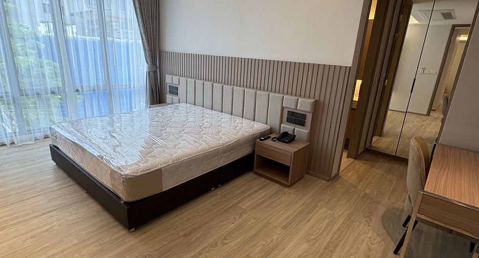 For rent 2 bedrooms apartment in Watthana, Bangkok