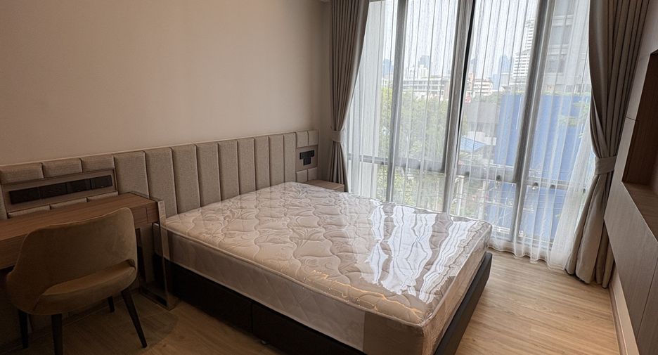 For rent 2 bedrooms apartment in Watthana, Bangkok