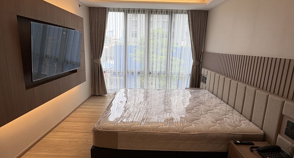 For rent 2 bedrooms apartment in Watthana, Bangkok