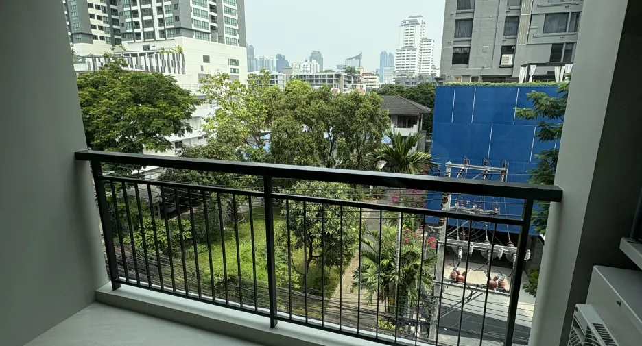 For rent 2 bedrooms apartment in Watthana, Bangkok