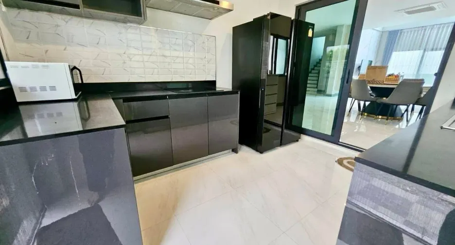 For rent 4 bedrooms house in Prawet, Bangkok